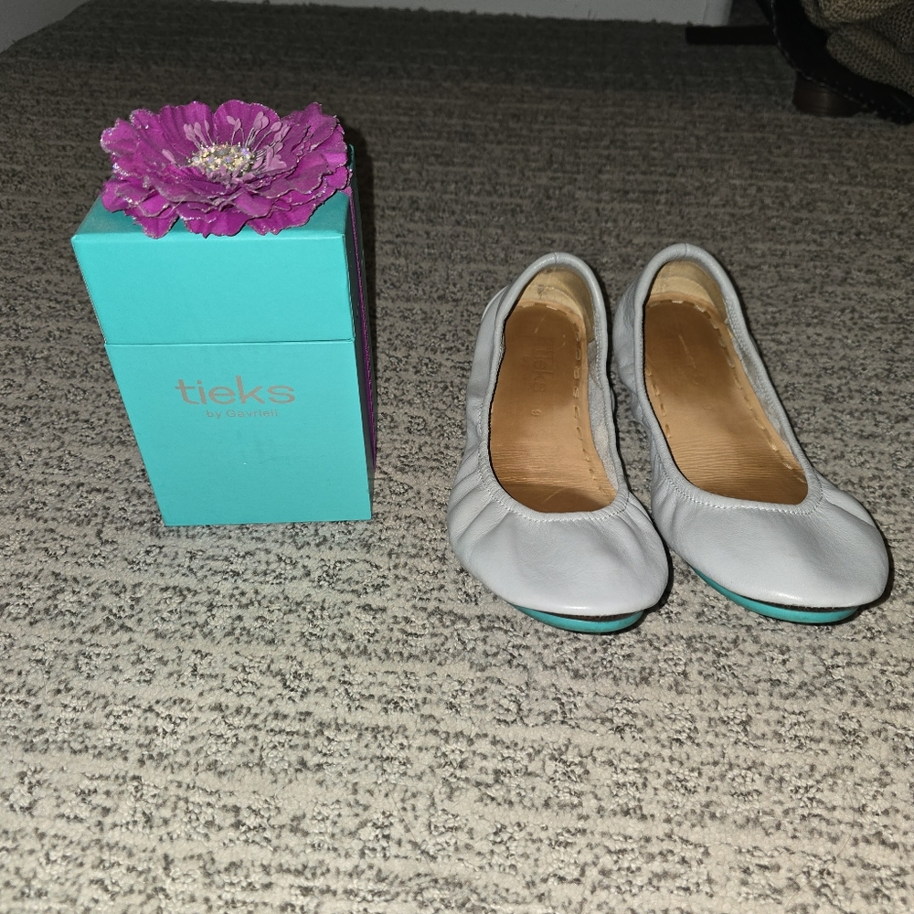 Tieks Size 9 Cool Grey